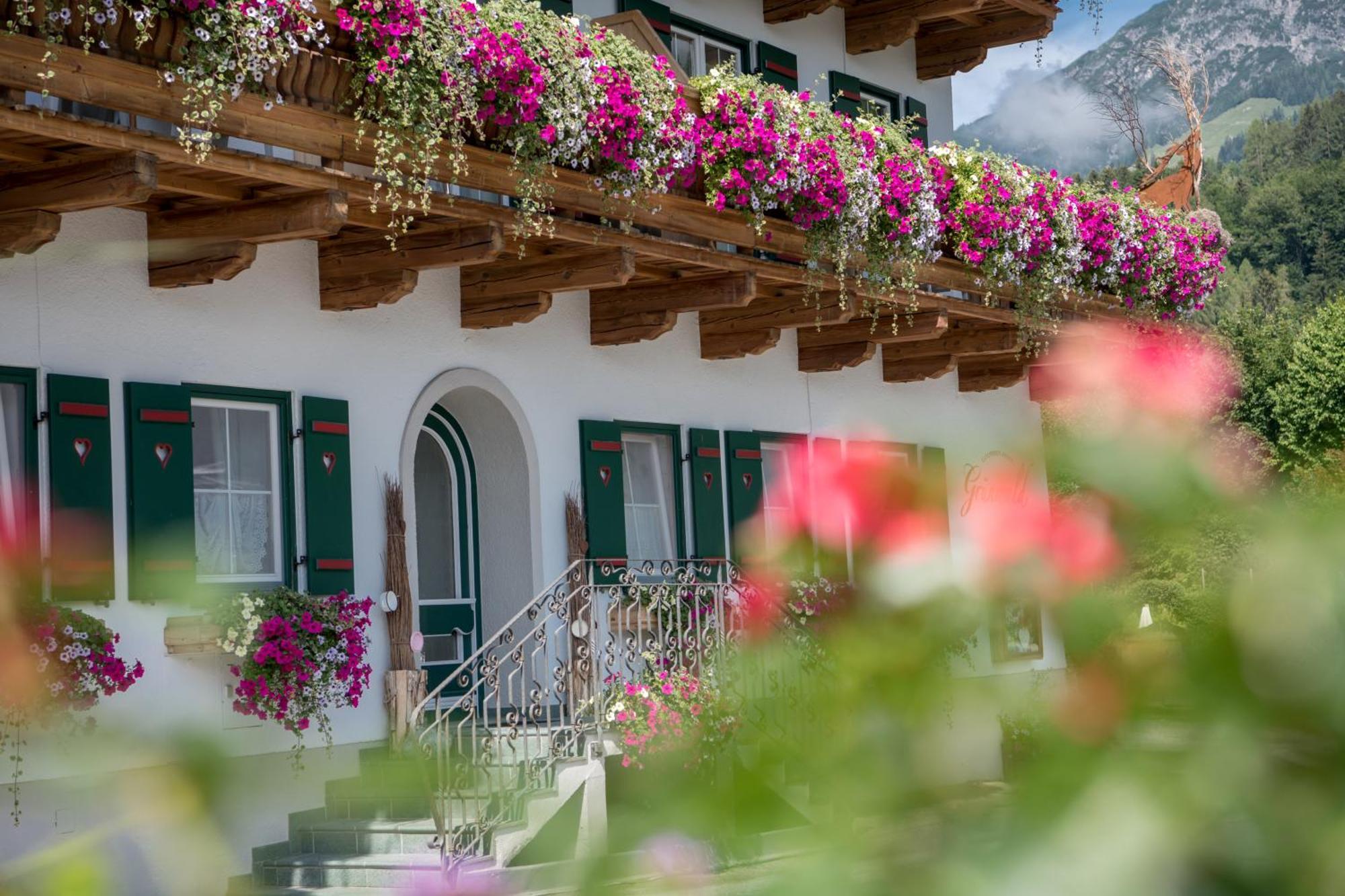 Gourmet-Hotel Gruenwald レオガング エクステリア 写真