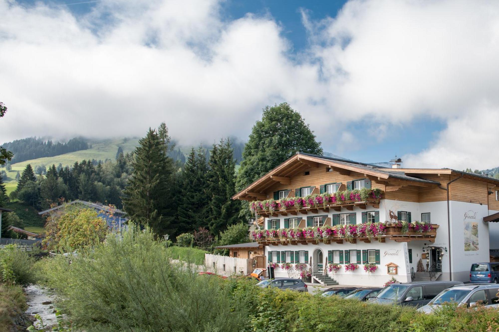 Gourmet-Hotel Gruenwald レオガング エクステリア 写真