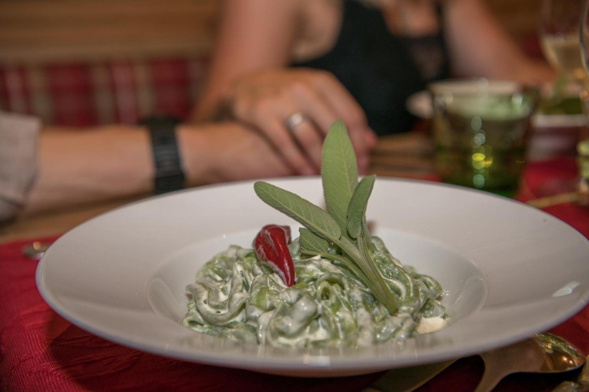 Gourmet-Hotel Gruenwald レオガング エクステリア 写真