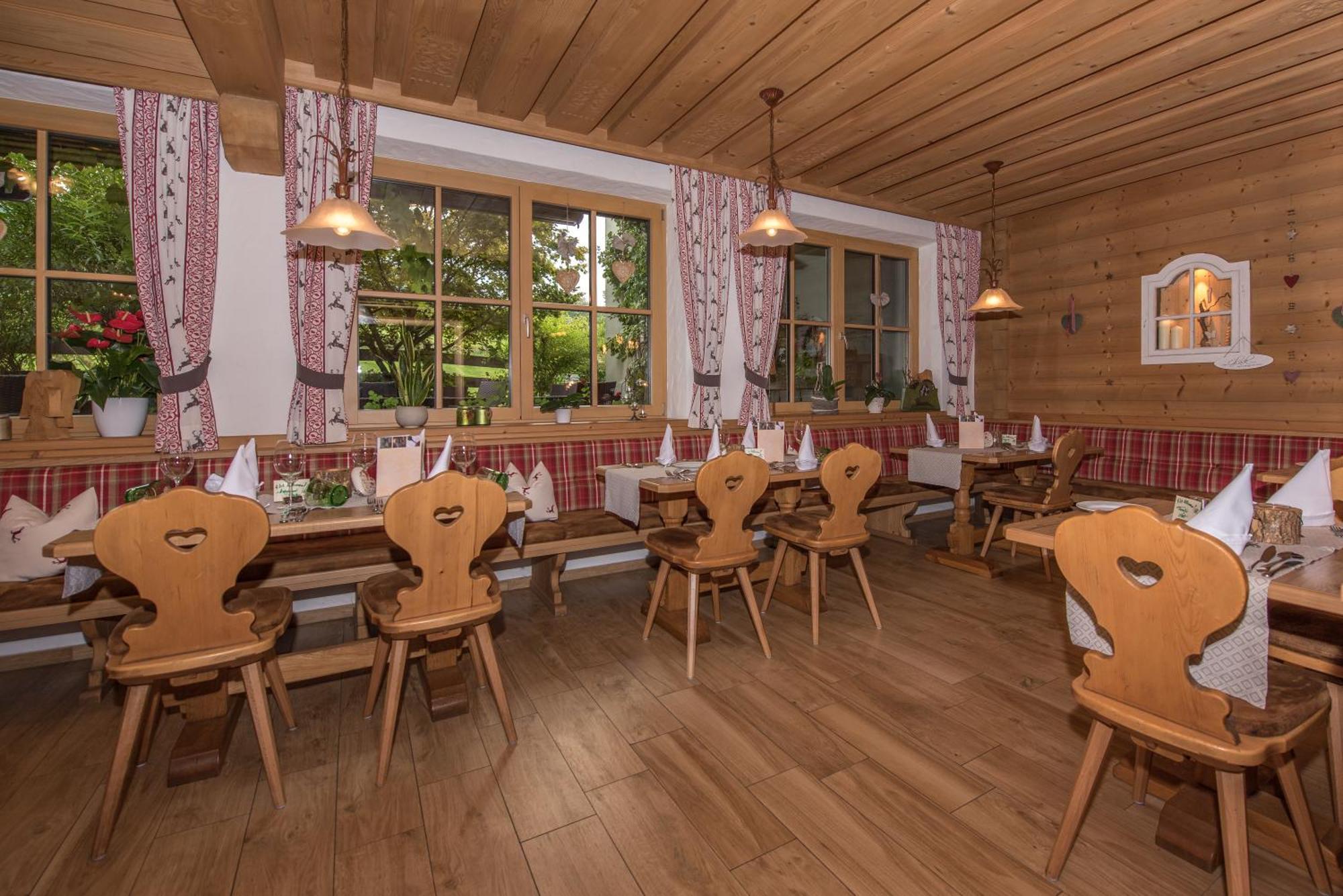 Gourmet-Hotel Gruenwald レオガング エクステリア 写真