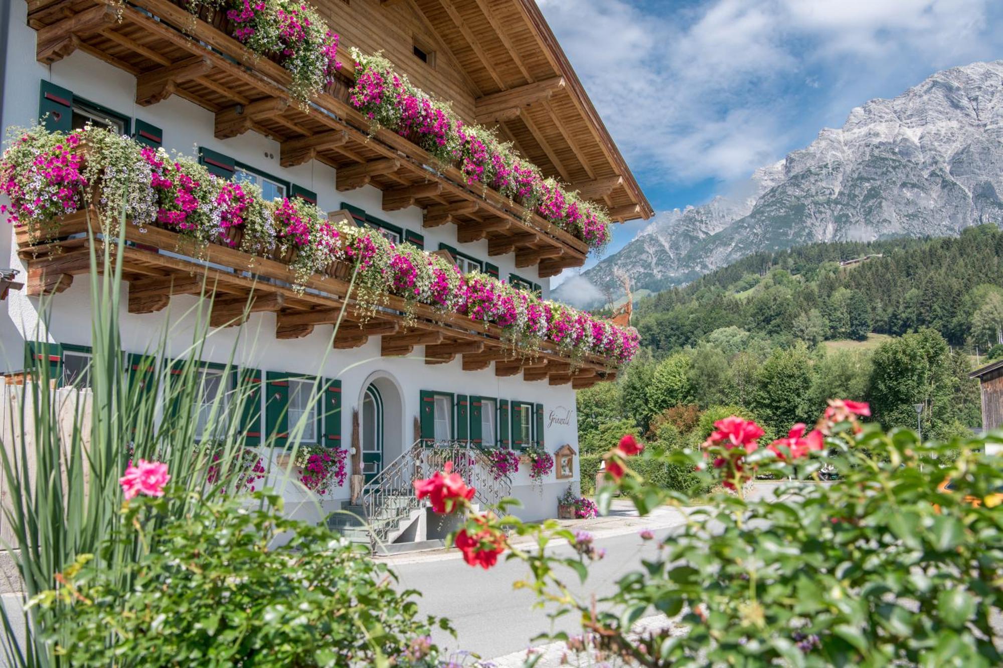 Gourmet-Hotel Gruenwald レオガング エクステリア 写真