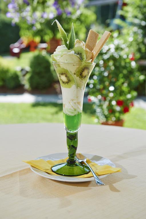 Gourmet-Hotel Gruenwald レオガング エクステリア 写真