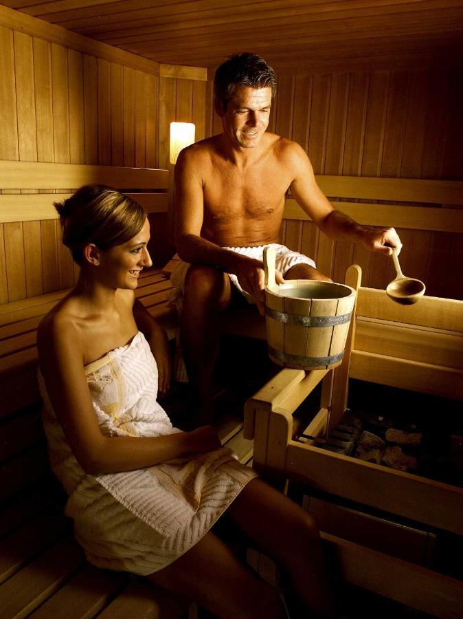 Gourmet-Hotel Gruenwald レオガング エクステリア 写真